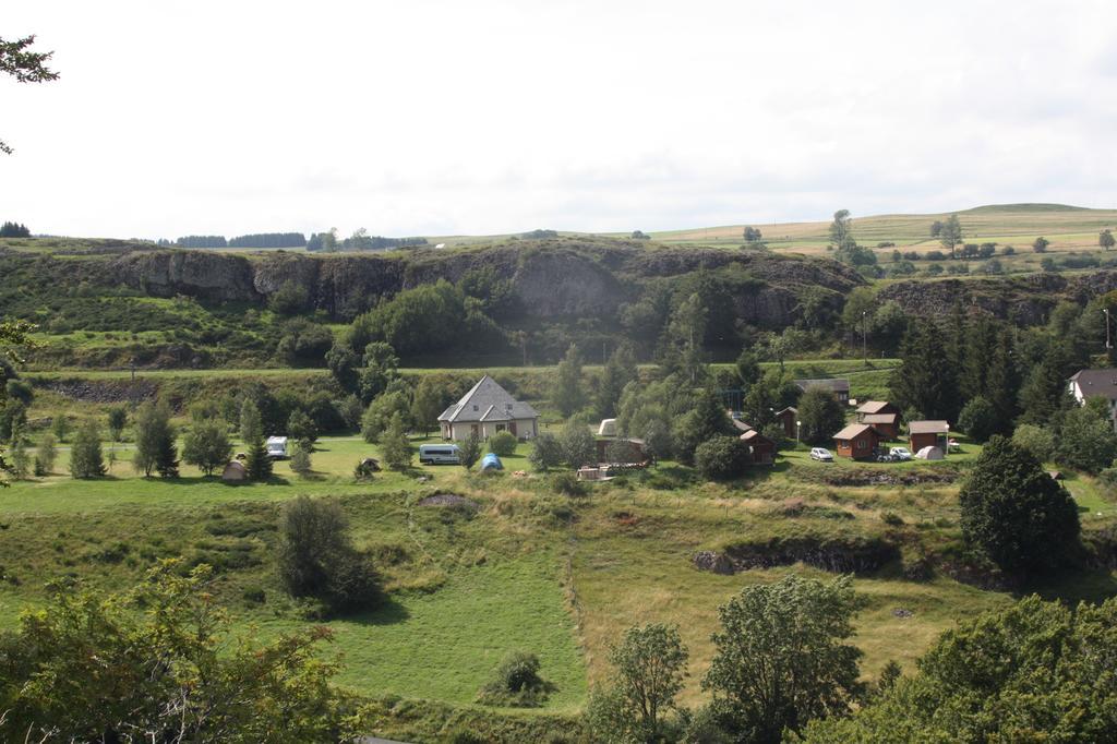 Domaine De L'Ours / Camping Lodge Saint-Urcize Exterior photo